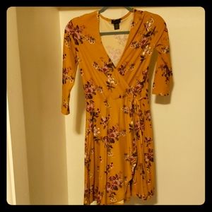 Dress with 3/4 length sleeves